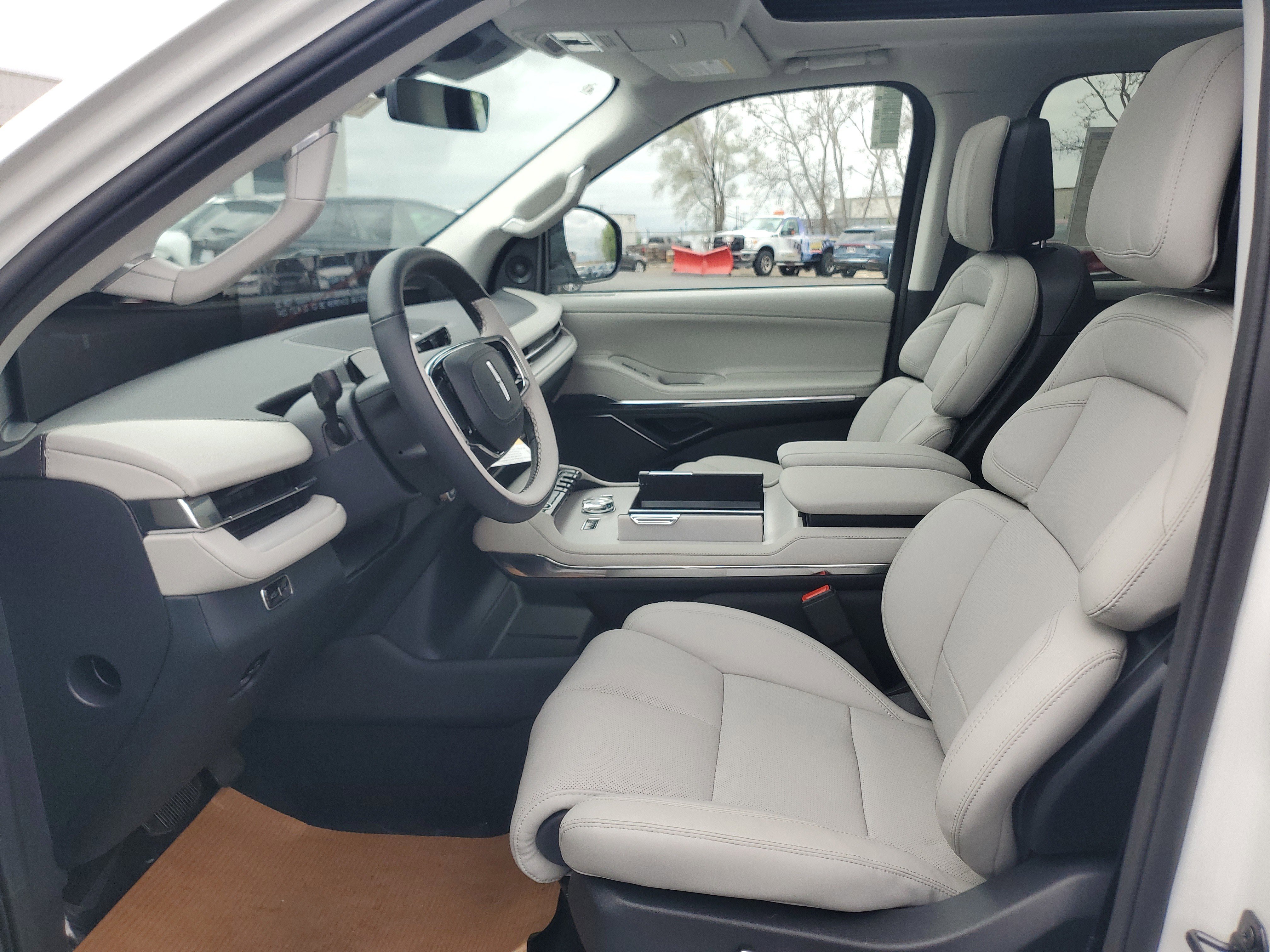 New 2026 Lincoln Navigator Reserve AWD/4WD image 12