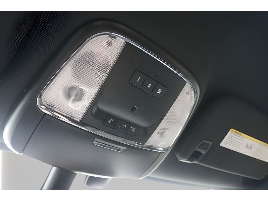 Used 2020 Jeep Grand Cherokee Laredo w/ Security & Convenience Group AWD/4WD image 19
