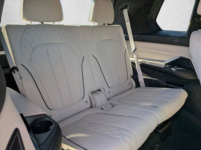 Certified 2025 BMW X7 M60i AWD/4WD image 21