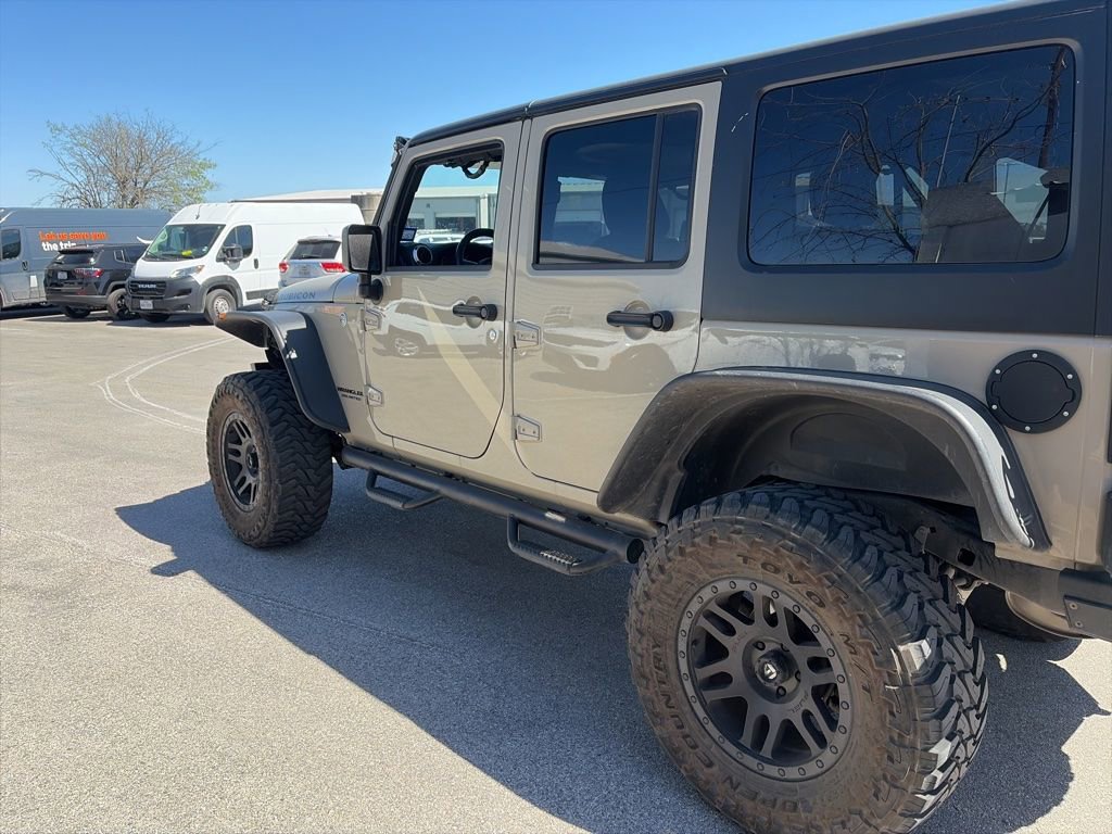 Used 2017 Jeep Wrangler Unlimited Rubicon w/ Connectivity Group image 9