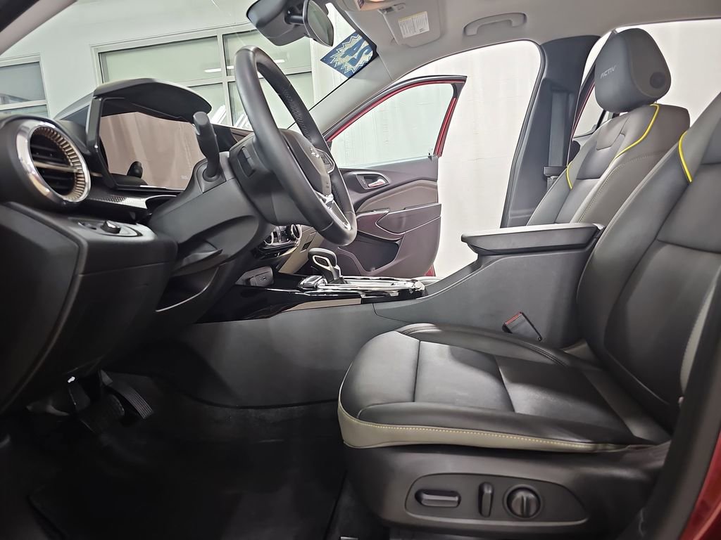Used 2024 Chevrolet Trax ACTIV w/ Sunroof Package image 18