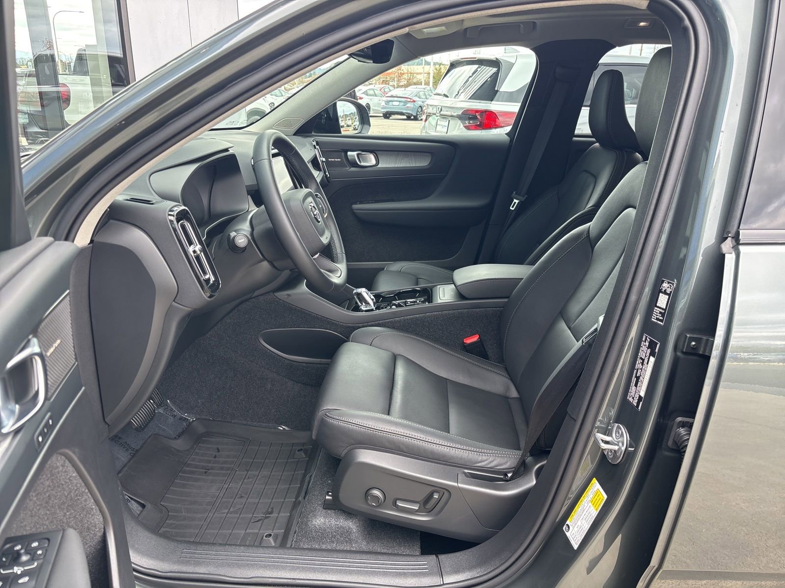 Used 2026 Volvo XC40 B5 Ultra w/ Climate Package image 11