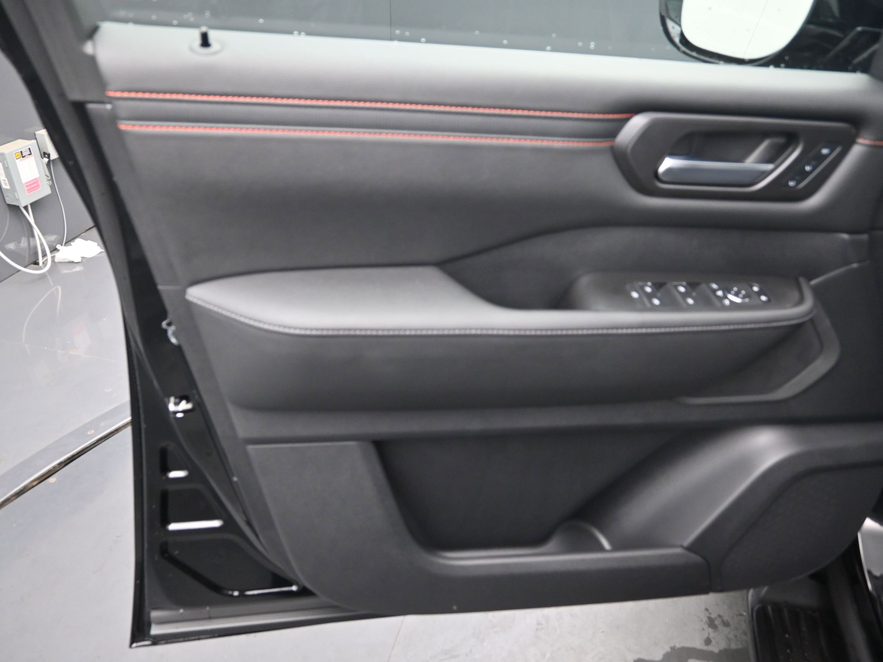 New 2025 Nissan Armada PRO-4X w/ Pro-4X Premium Package image 14