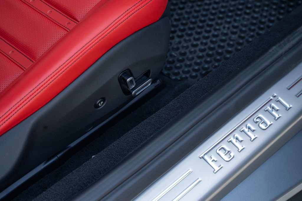 Certified 2022 Ferrari Portofino M image 60