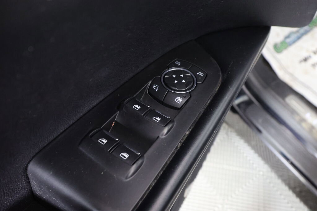 Used 2016 Lincoln MKX Reserve w/ Climate Package image 31