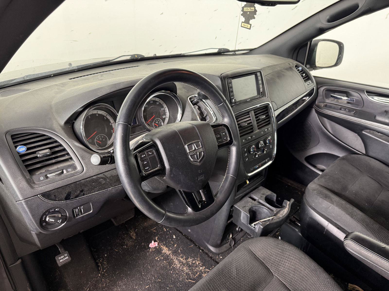 Used 2018 Dodge Grand Caravan SE FWD image 9