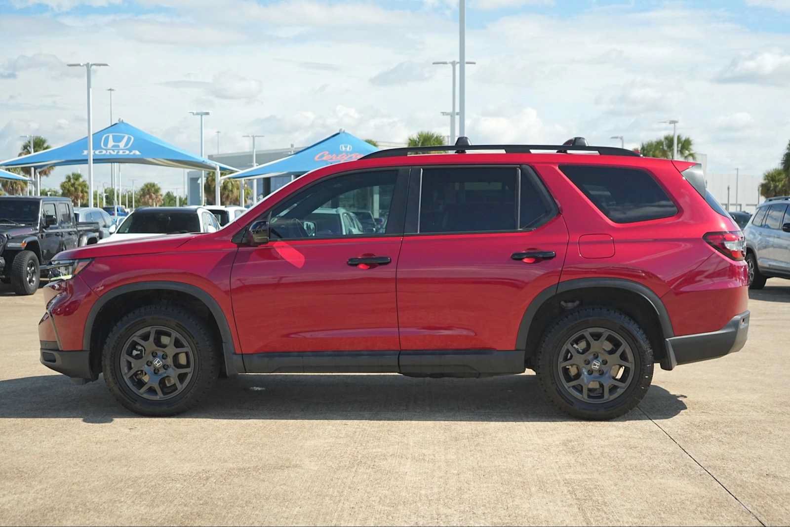 Certified 2025 Honda Pilot TrailSport image 3