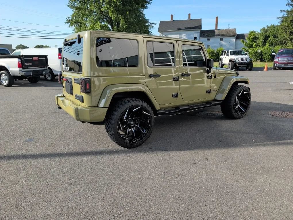 Used 2013 Jeep Wrangler Unlimited Sahara w/ Connectivity Group AWD/4WD image 14