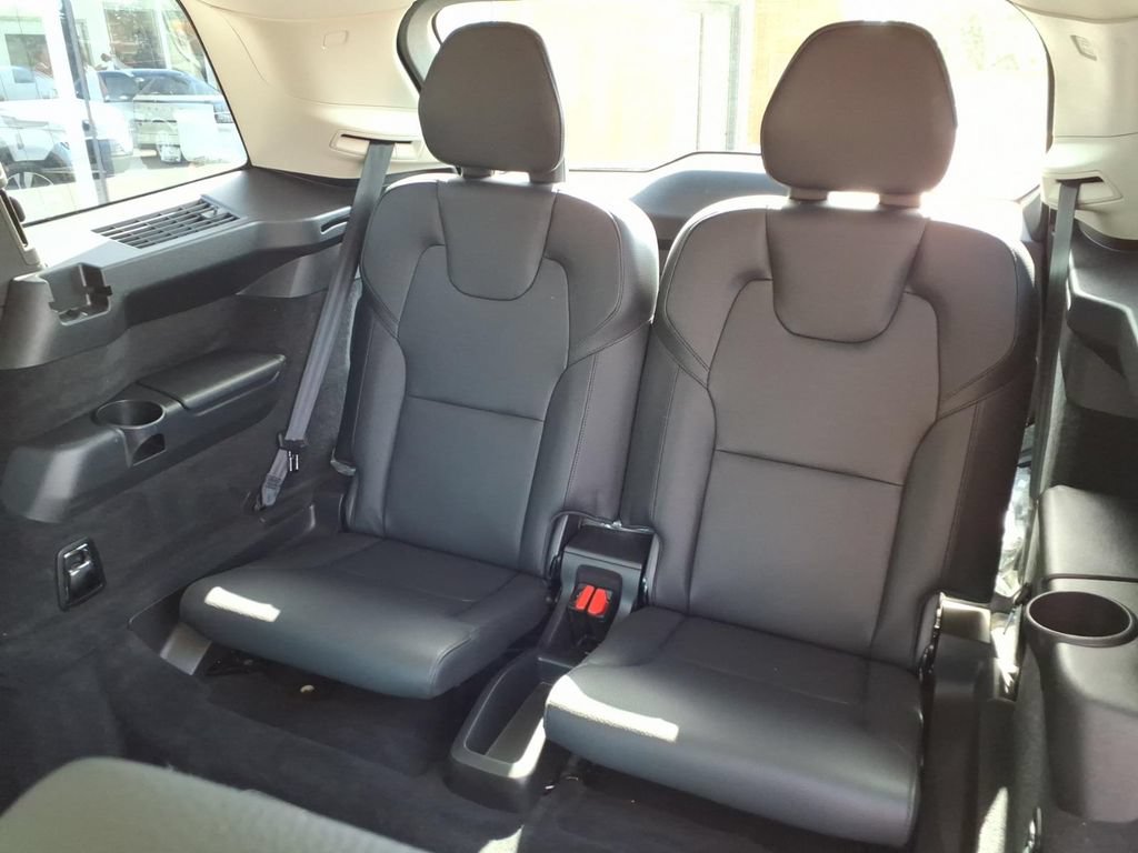 Certified 2023 Volvo XC90 B6 Core w/ Protection Package Premier AWD/4WD image 9