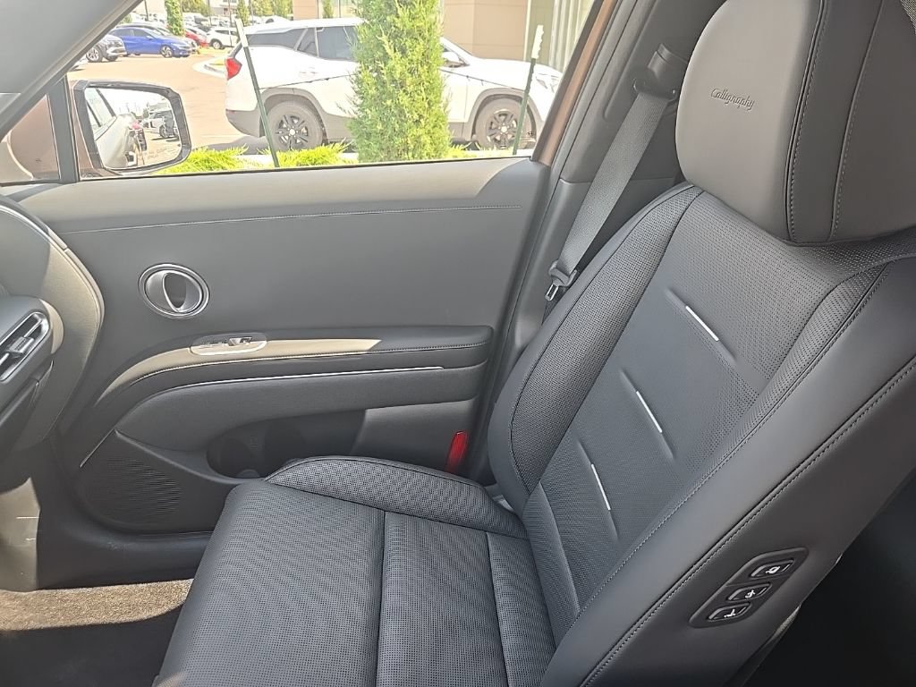 New 2026 Hyundai Palisade Calligraphy FWD image 23
