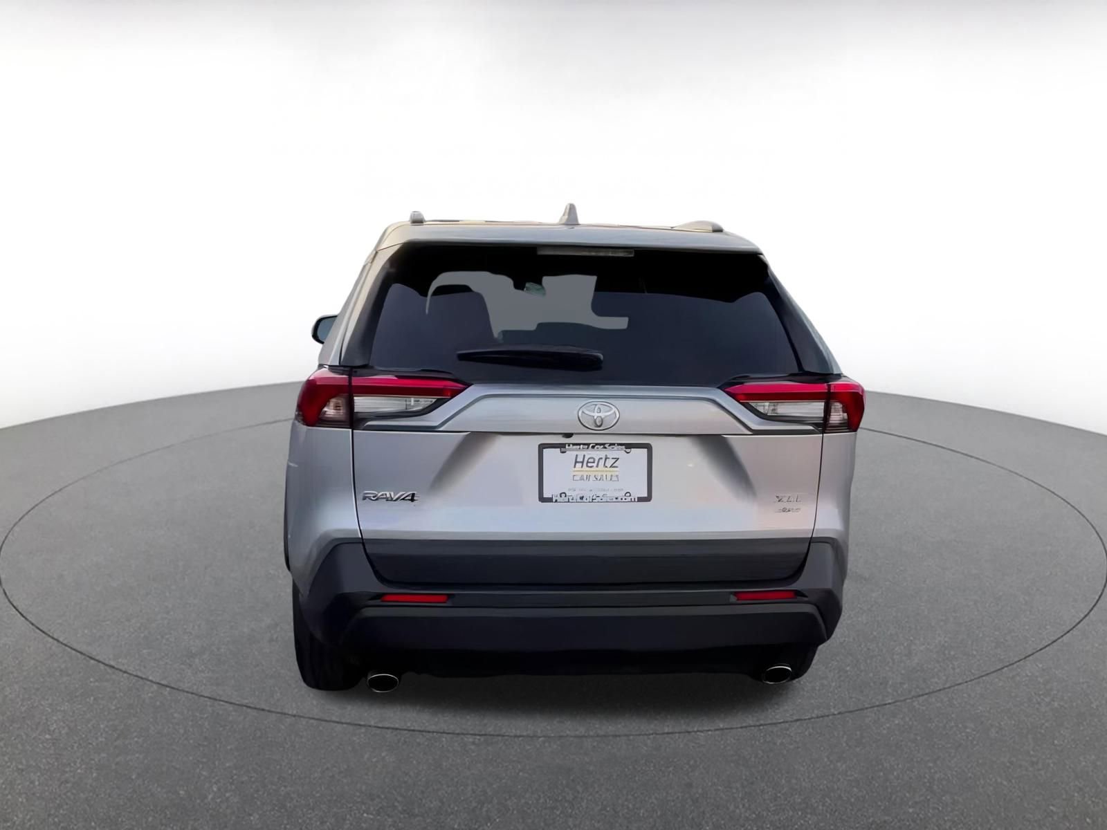 Used 2025 Toyota RAV4 XLE image 12