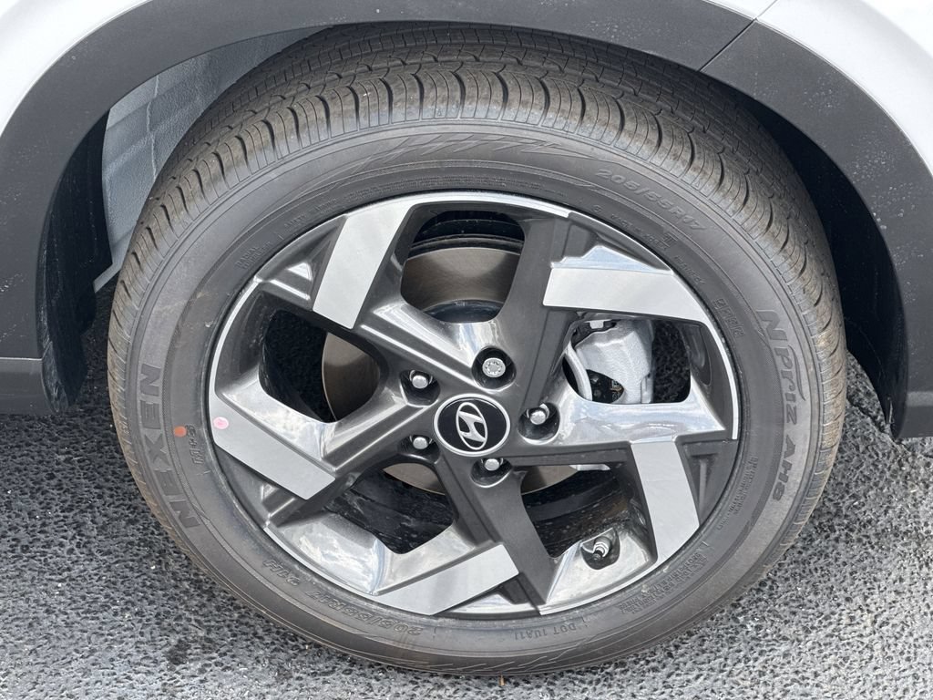 New 2025 Hyundai Venue Limited FWD image 12