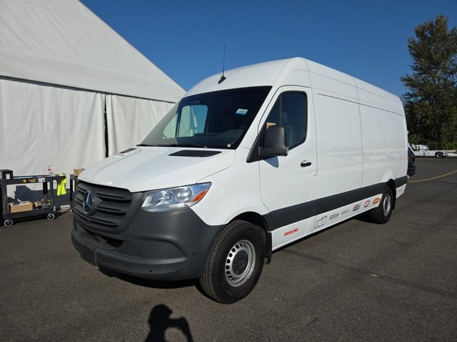 Used 2023 Mercedes-Benz Sprinter 2500 image 2