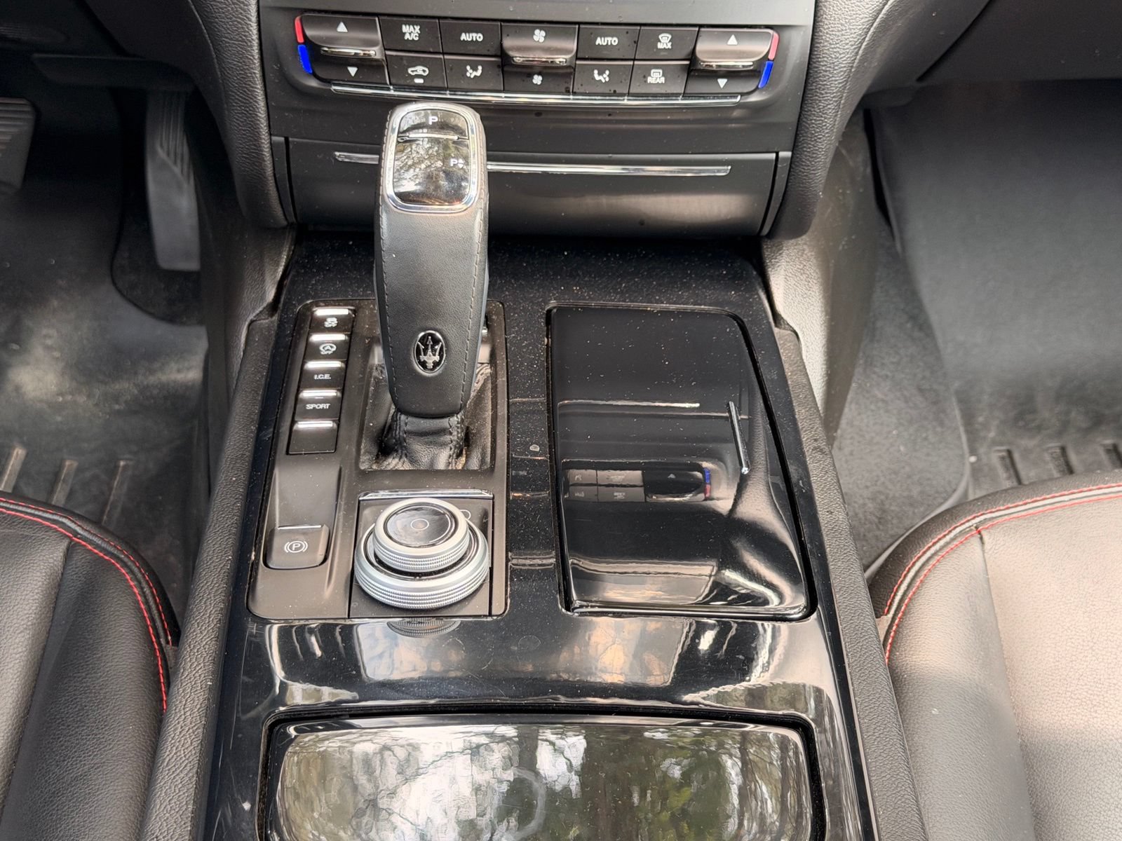 Used 2020 Maserati Ghibli S Q4 AWD/4WD image 25