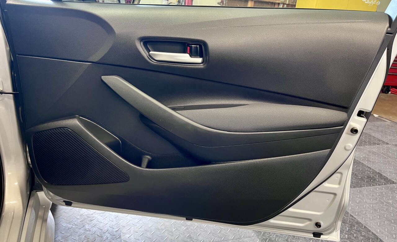 Used 2020 Toyota Corolla LE image 22