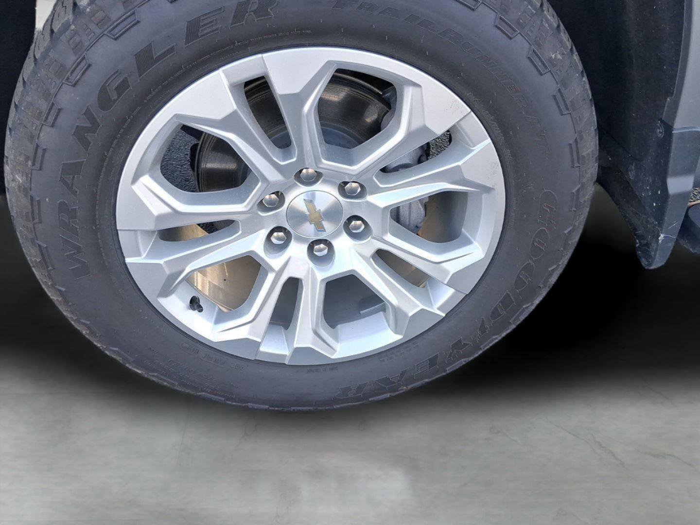 Used 2023 Chevrolet Silverado 1500 LTZ image 9