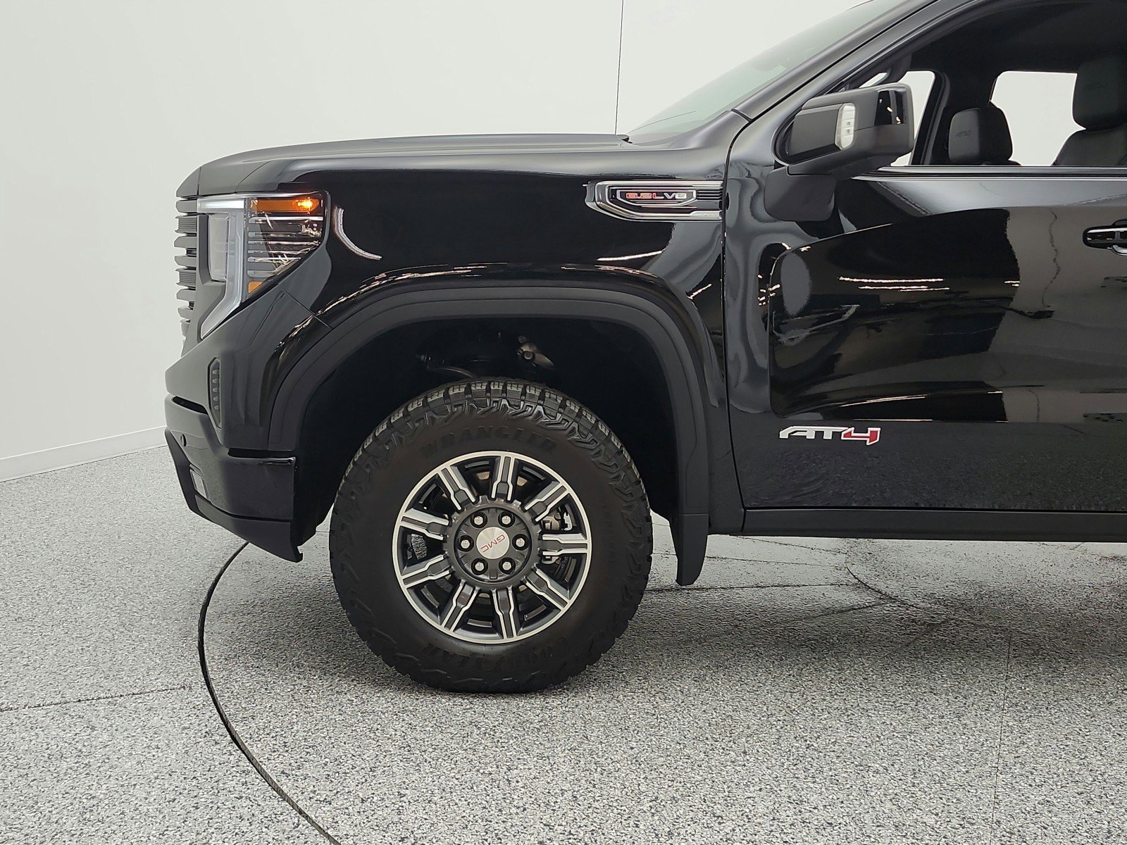 Used 2025 GMC Sierra 1500 AT4 image 23