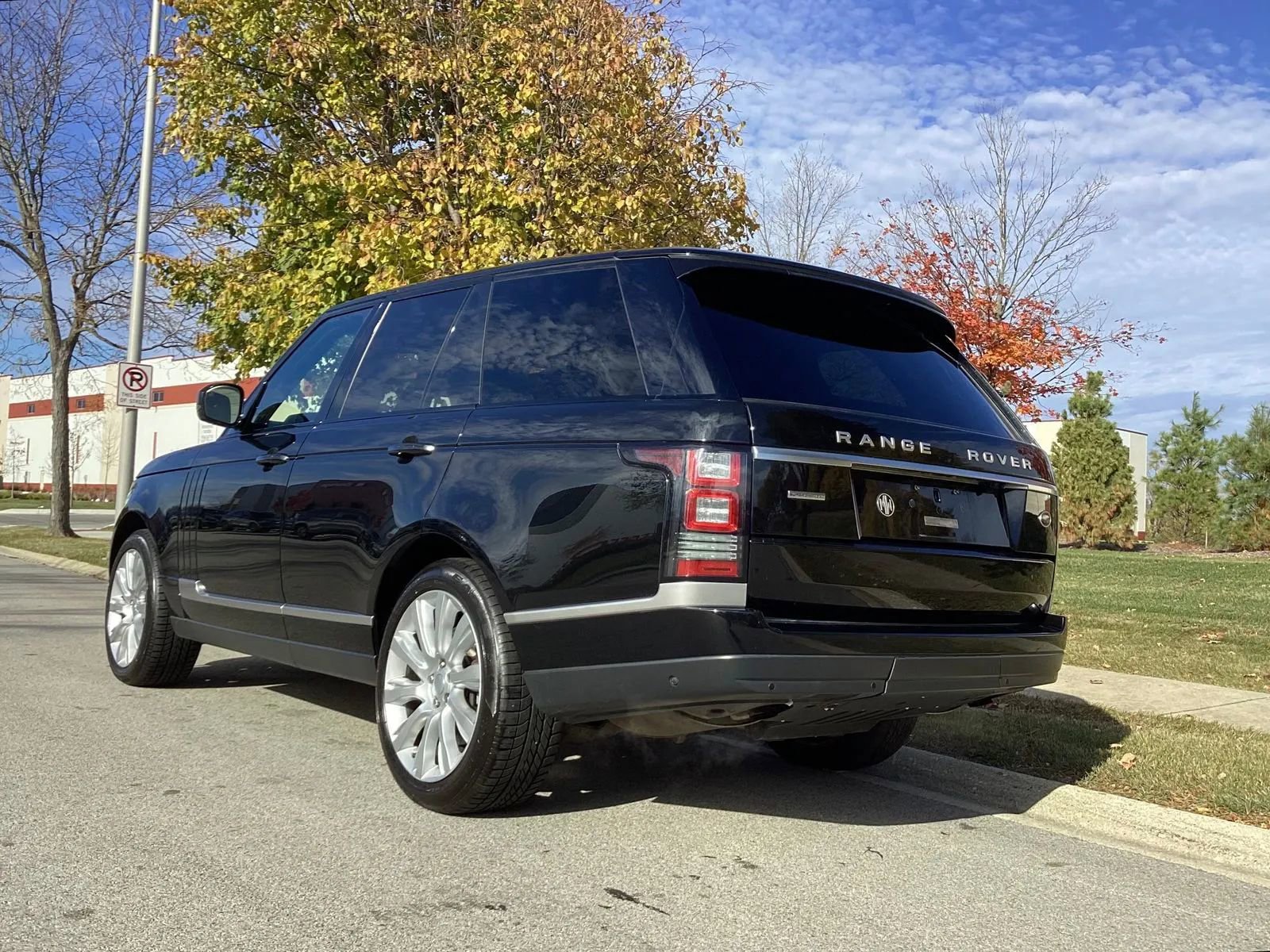 Used 2016 Land Rover Range Rover Supercharged image 13