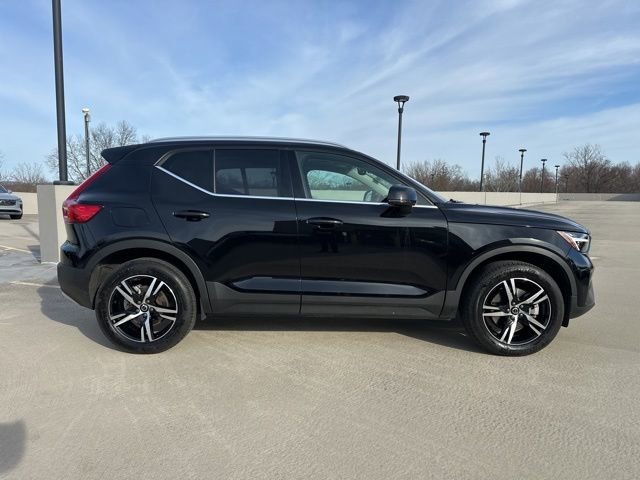 Certified 2025 Volvo XC40 B5 Core image 8