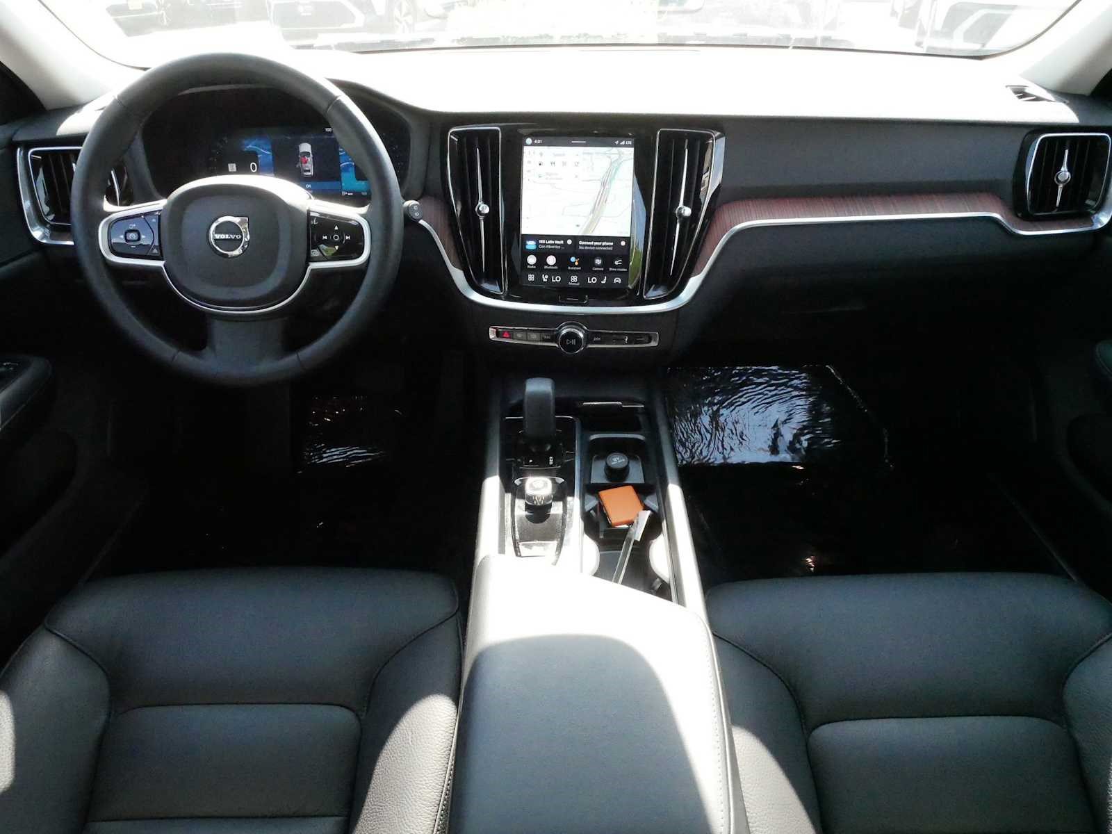 Used 2025 Volvo V60 B5 Cross Country Plus AWD/4WD image 10