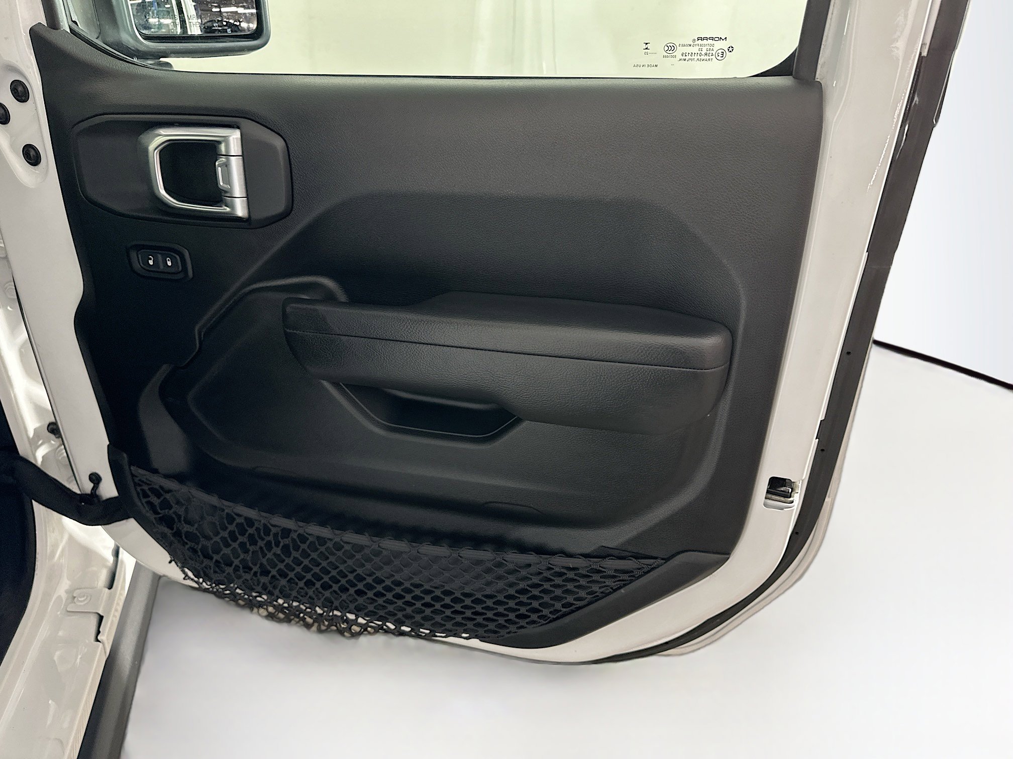 Used 2023 Jeep Wrangler Unlimited w/ Cold Weather Group image 29