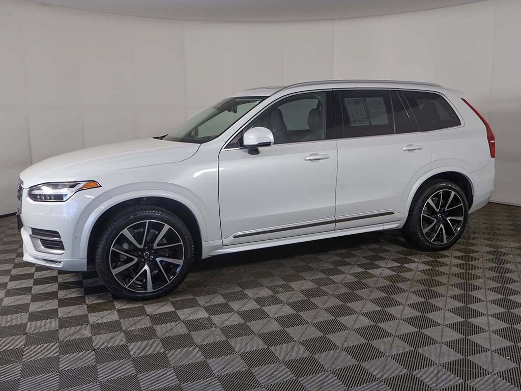 Used 2025 Volvo XC90 B5 Plus AWD/4WD image 21