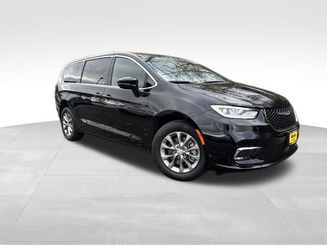 New 2026 Chrysler Pacifica Select AWD/4WD image 1