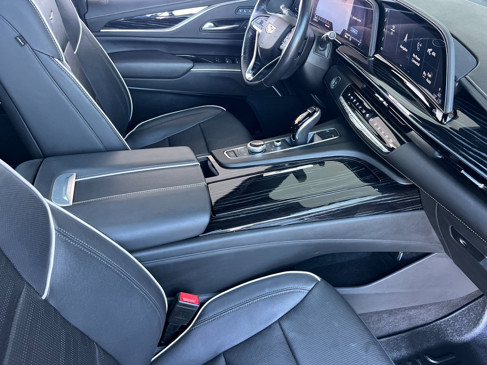 Used 2022 Cadillac Escalade Sport AWD/4WD image 16