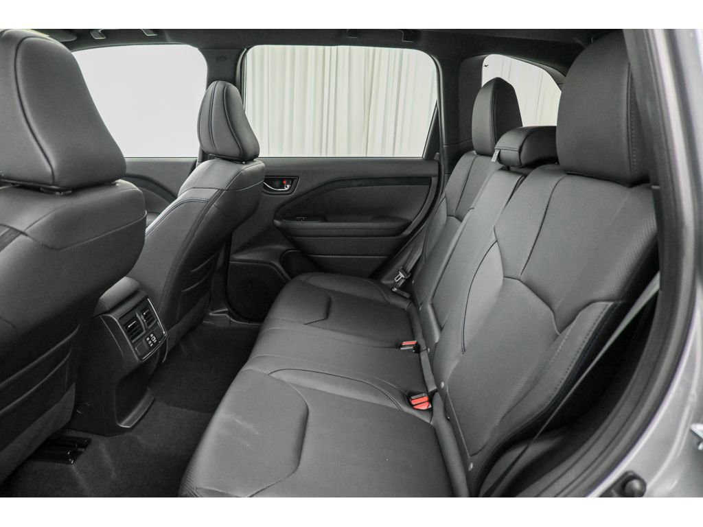 Used 2025 Subaru Forester Limited image 12