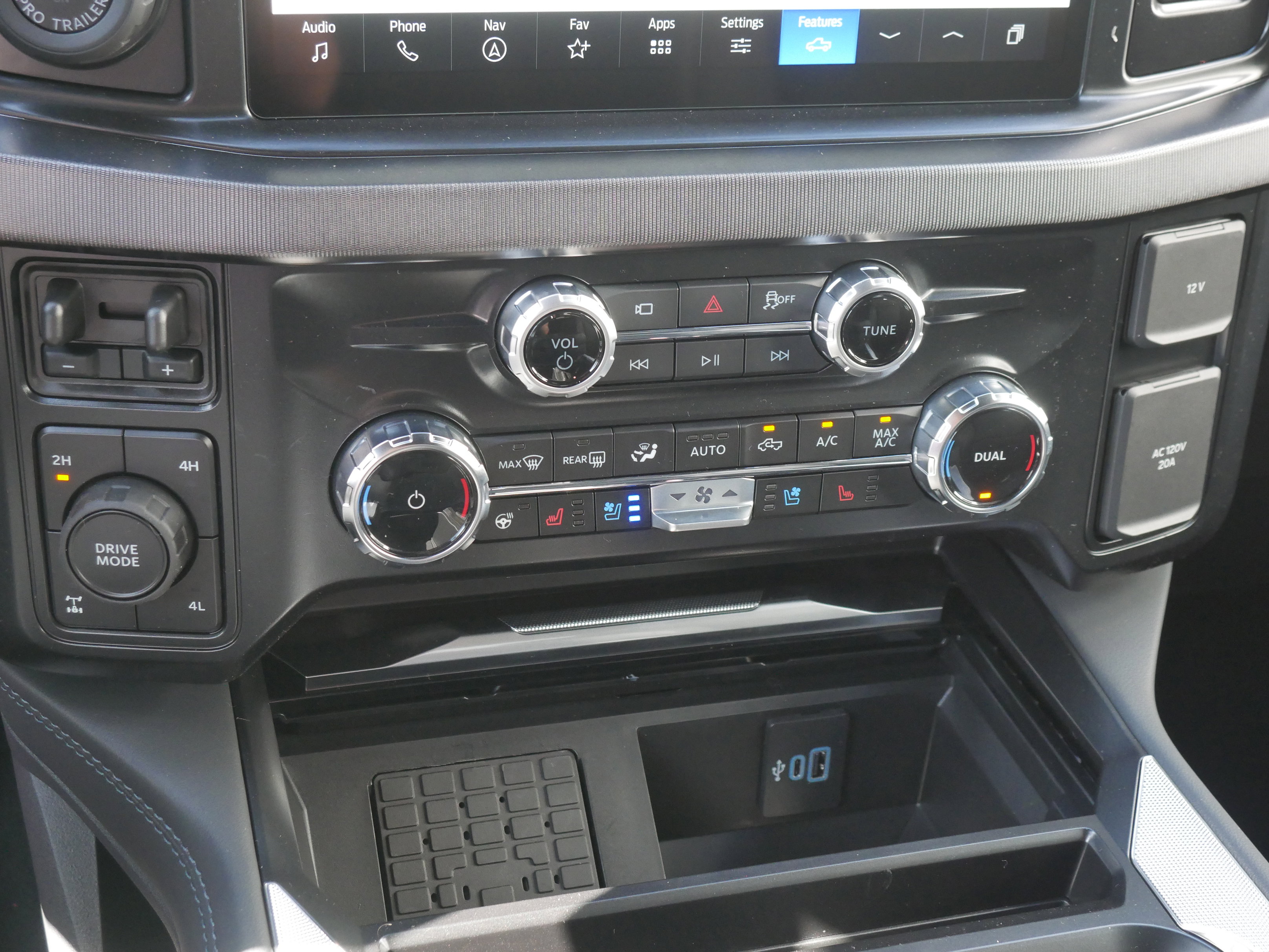 New 2026 Ford F350 Platinum image 17