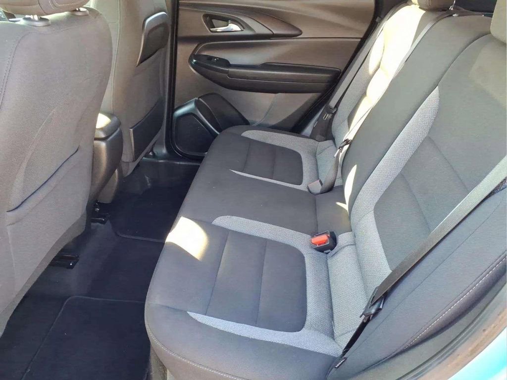 Used 2025 Chevrolet TrailBlazer LT image 14