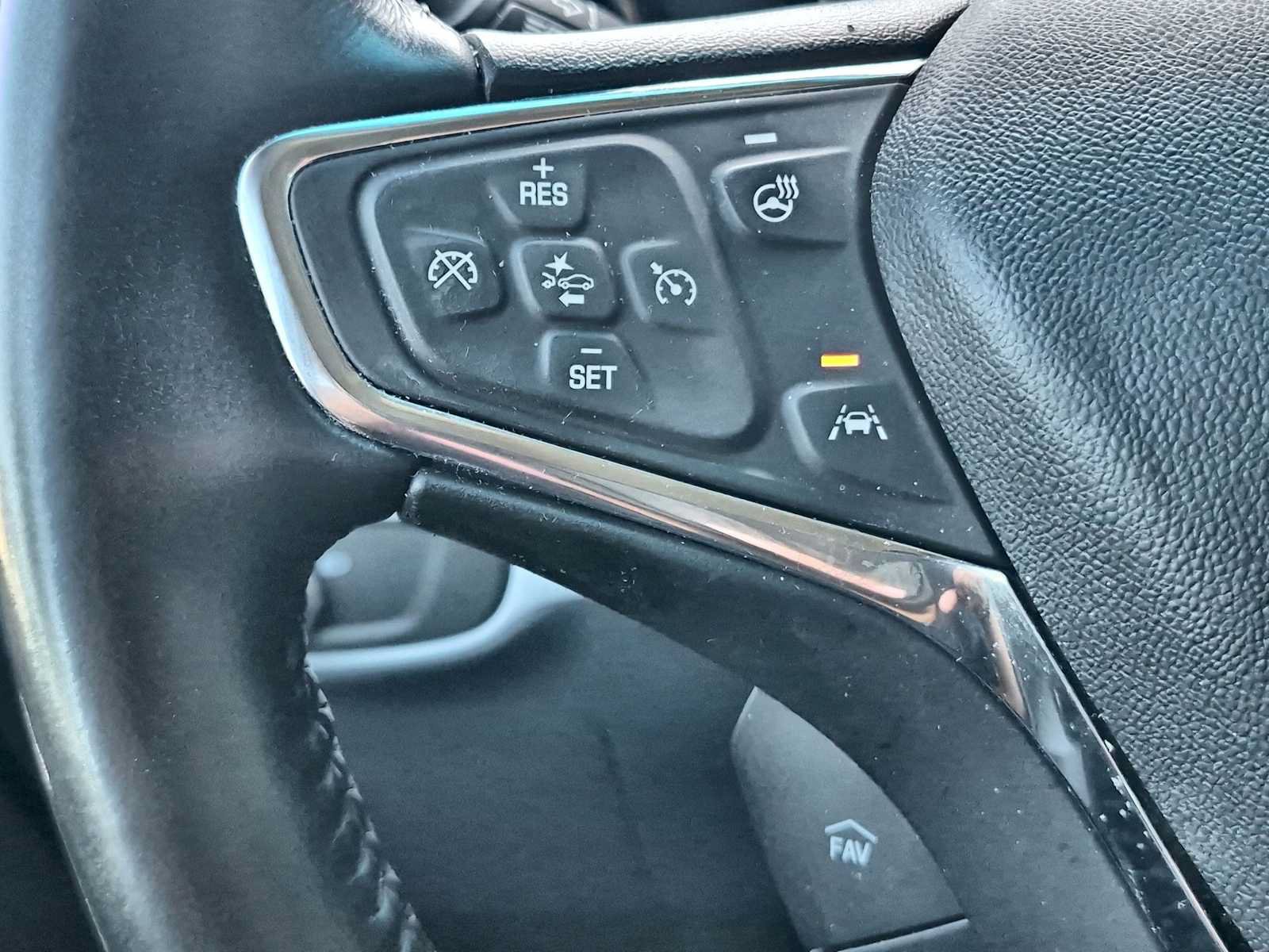 Used 2020 Chevrolet Bolt Premier w/ Infotainment Package FWD image 22