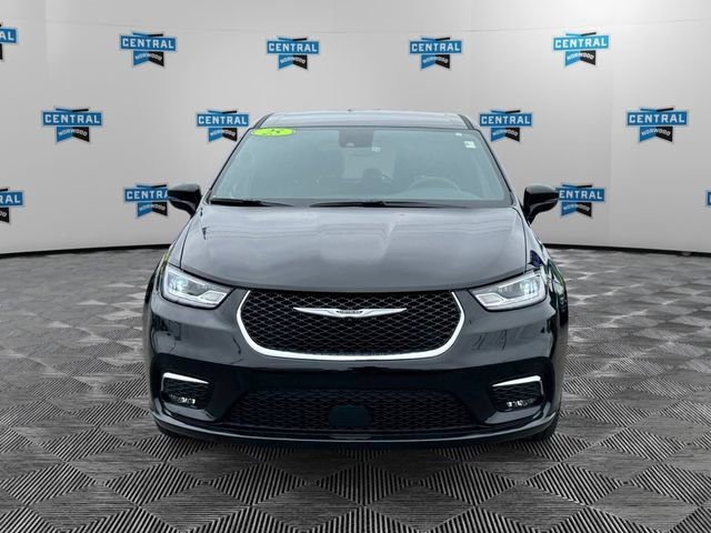 Certified 2025 Chrysler Pacifica Select image 9