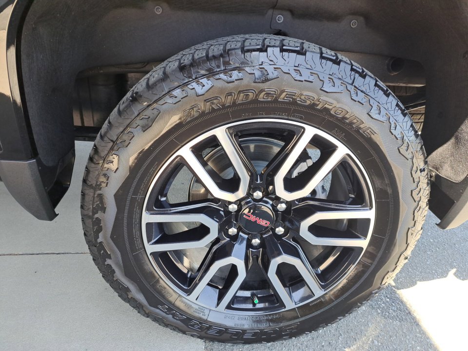 Certified 2025 GMC Sierra 1500 AT4 w/ AT4 Premium Package AWD/4WD image 21