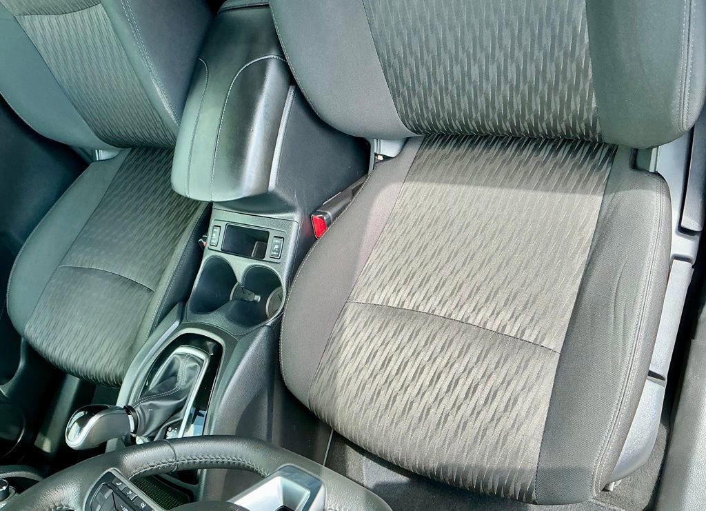 Used 2019 Nissan Rogue S w/ Special Edition Package FWD image 39