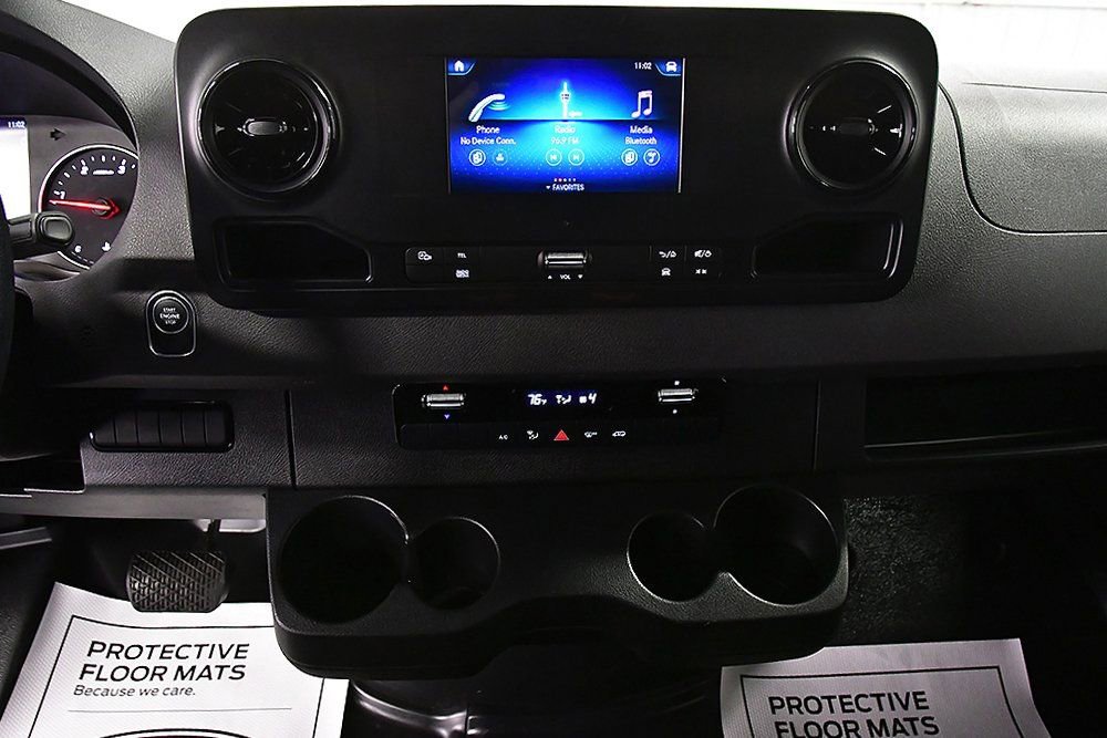 Used 2024 Mercedes-Benz Sprinter 2500 image 21
