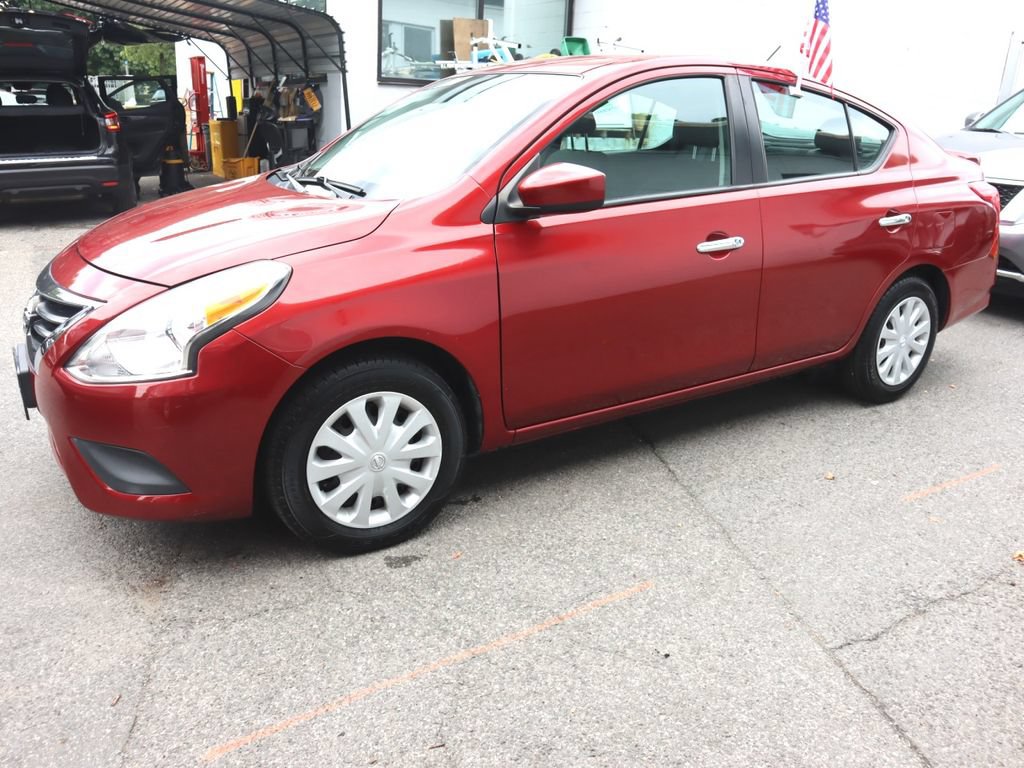 Used 2019 Nissan Versa SV FWD image 4