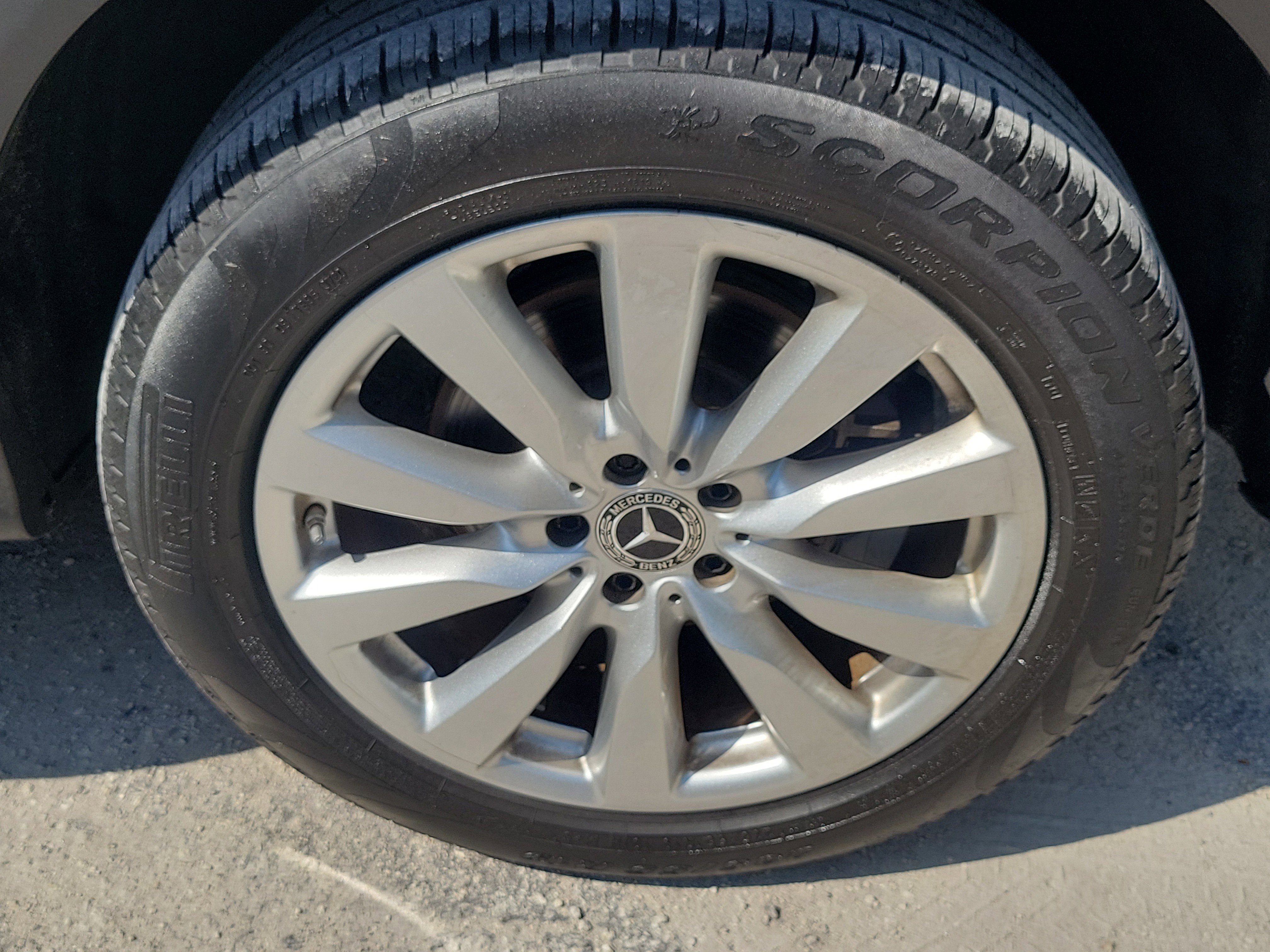 Used 2020 Mercedes-Benz GLC 300 w/ Premium Package image 5