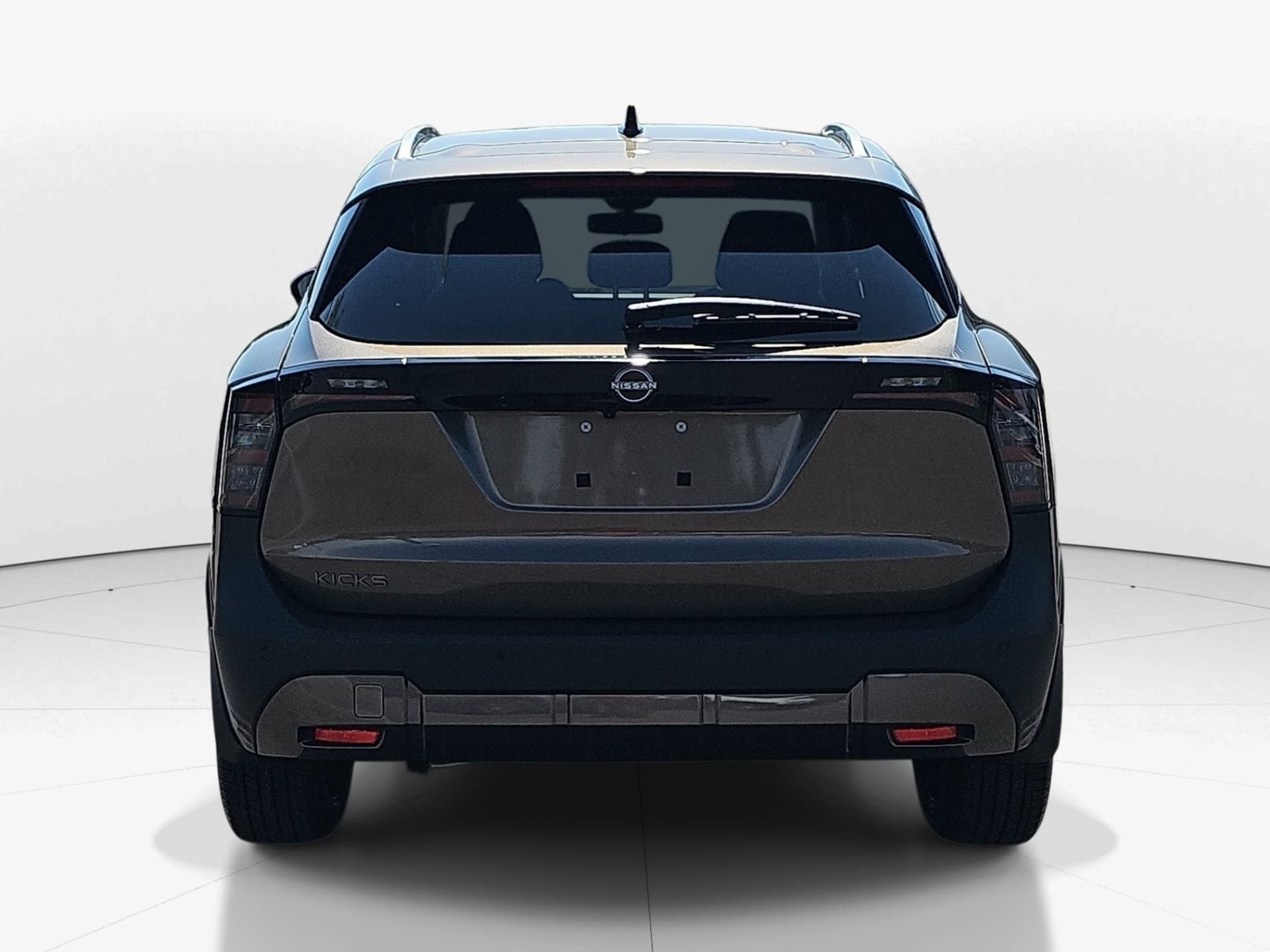 New 2027 Nissan Kicks SR w/ SR Premium Package FWD image 7