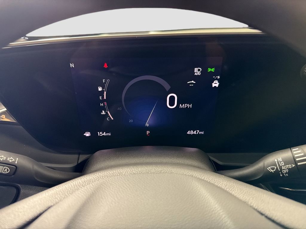 Used 2025 Buick Envista Preferred w/ Convenience II Package FWD image 34