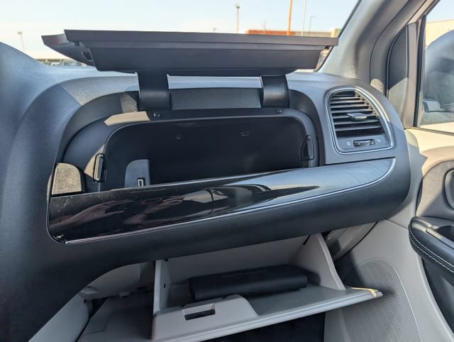 Used 2016 Dodge Grand Caravan SE FWD image 30