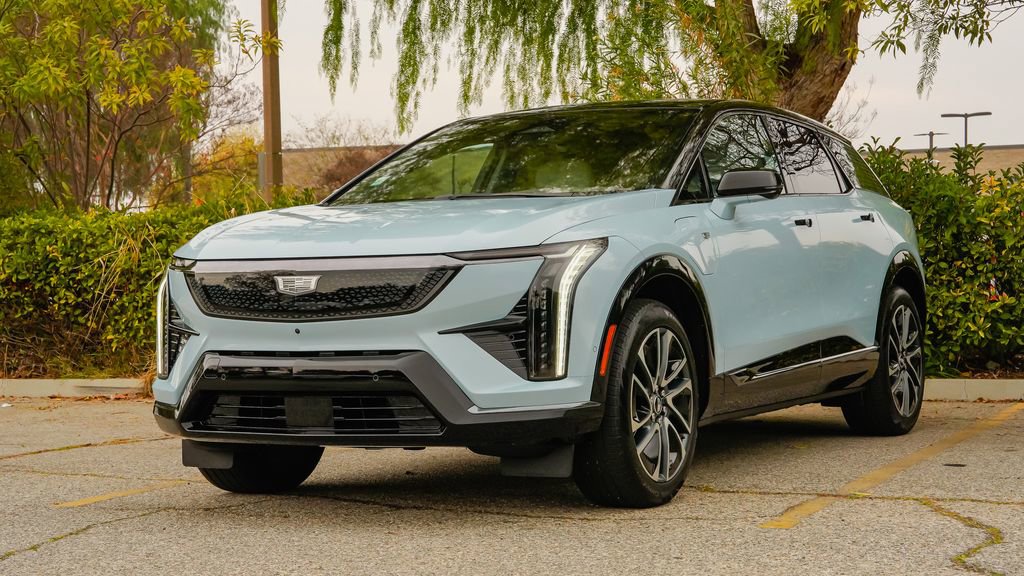 New 2026 Cadillac Optiq Sport 2 image 2