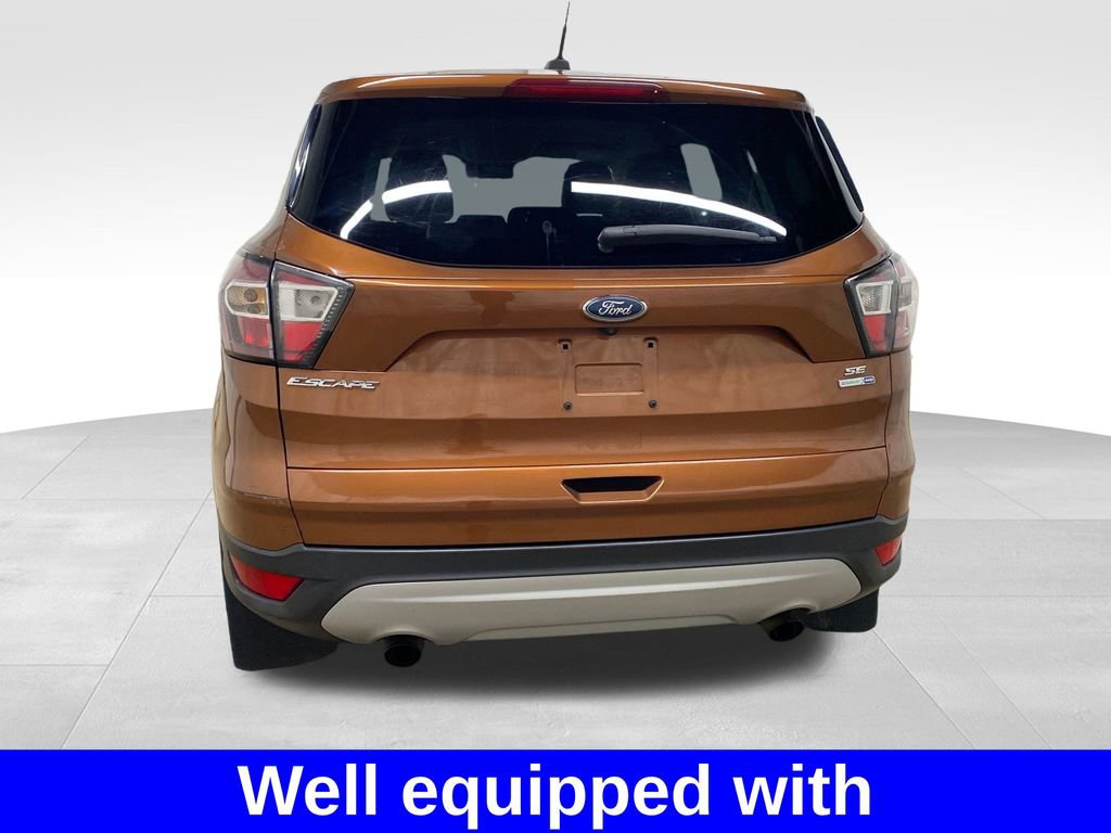 Used 2017 Ford Escape SE AWD/4WD image 3