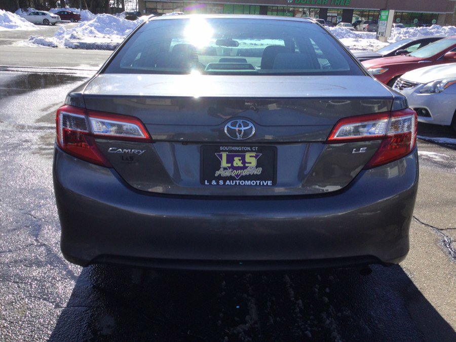 Used 2014 Toyota Camry LE image 7