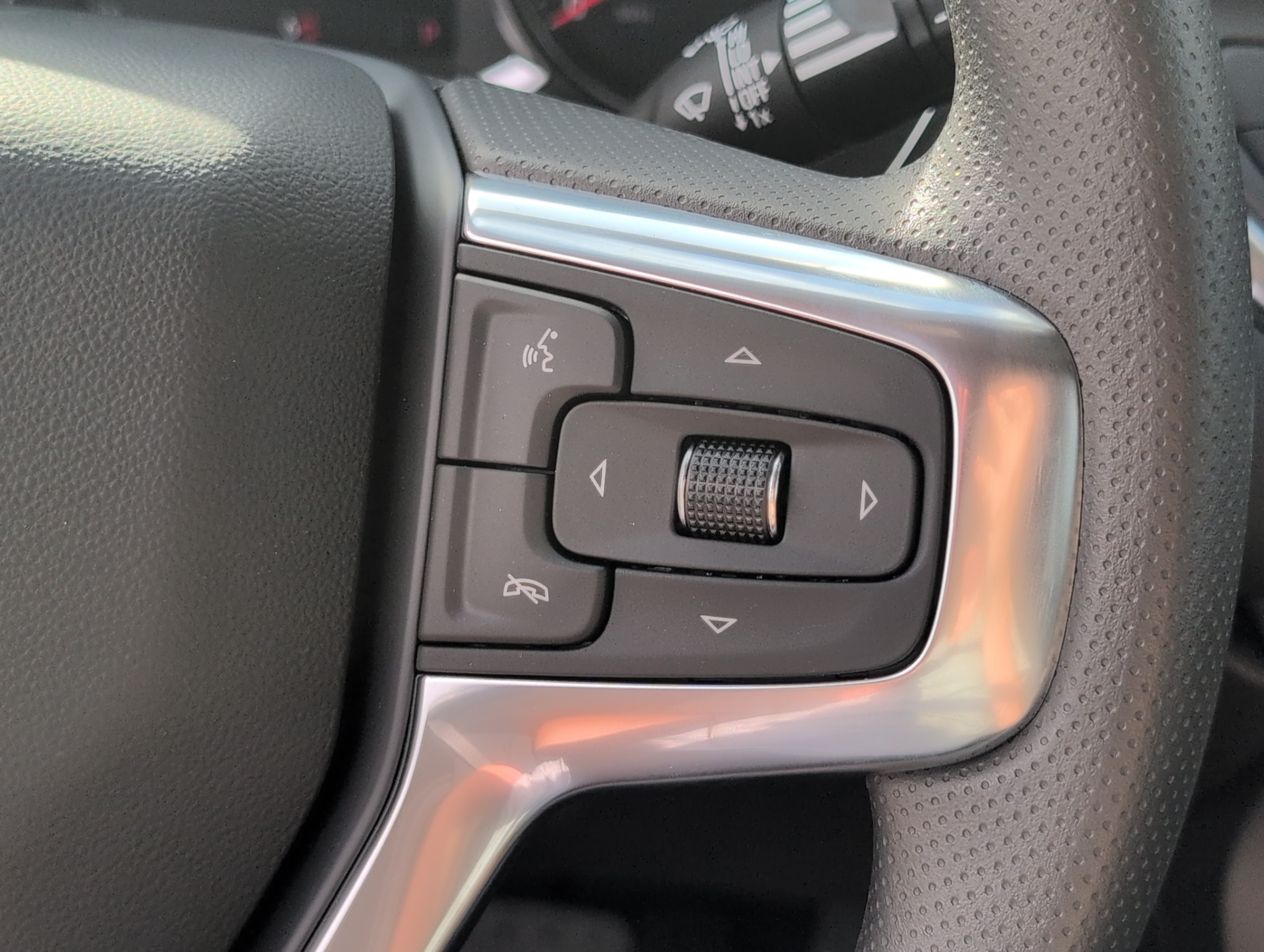 New 2026 Chevrolet Blazer LT w/ Convenience Package FWD image 25