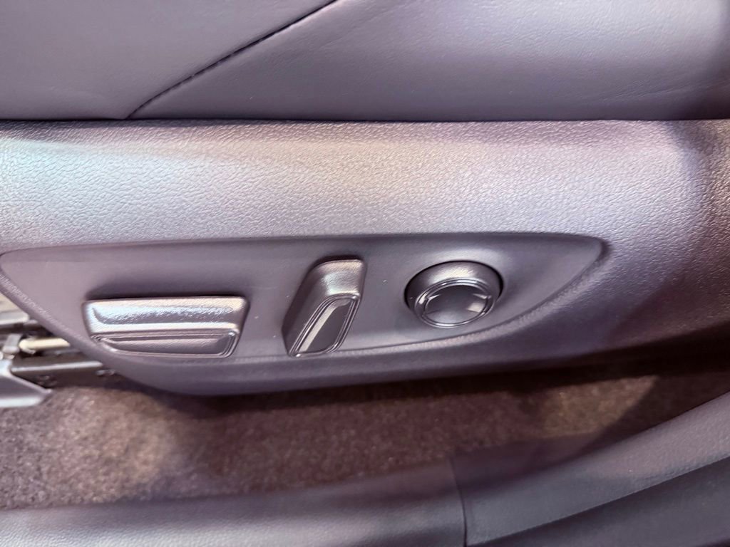 Used 2025 Toyota RAV4 XSE w/ Advanced Technology Package image 22