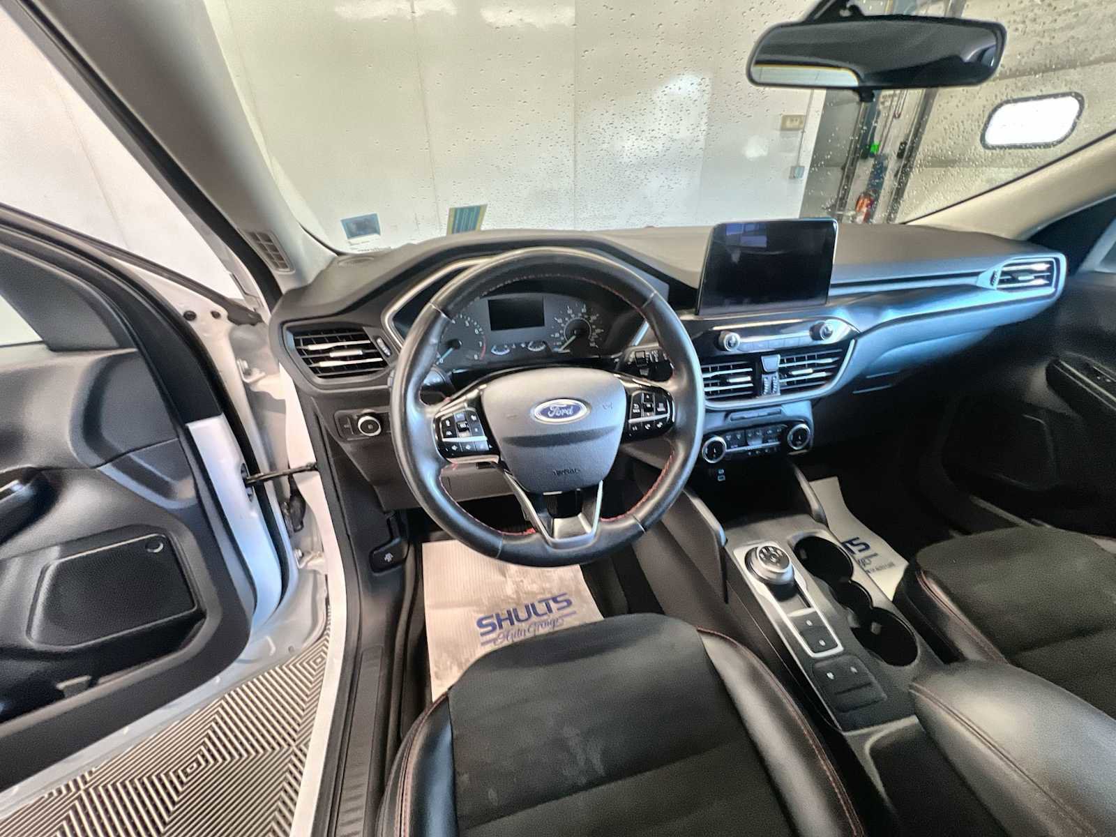 Used 2022 Ford Escape SEL image 11