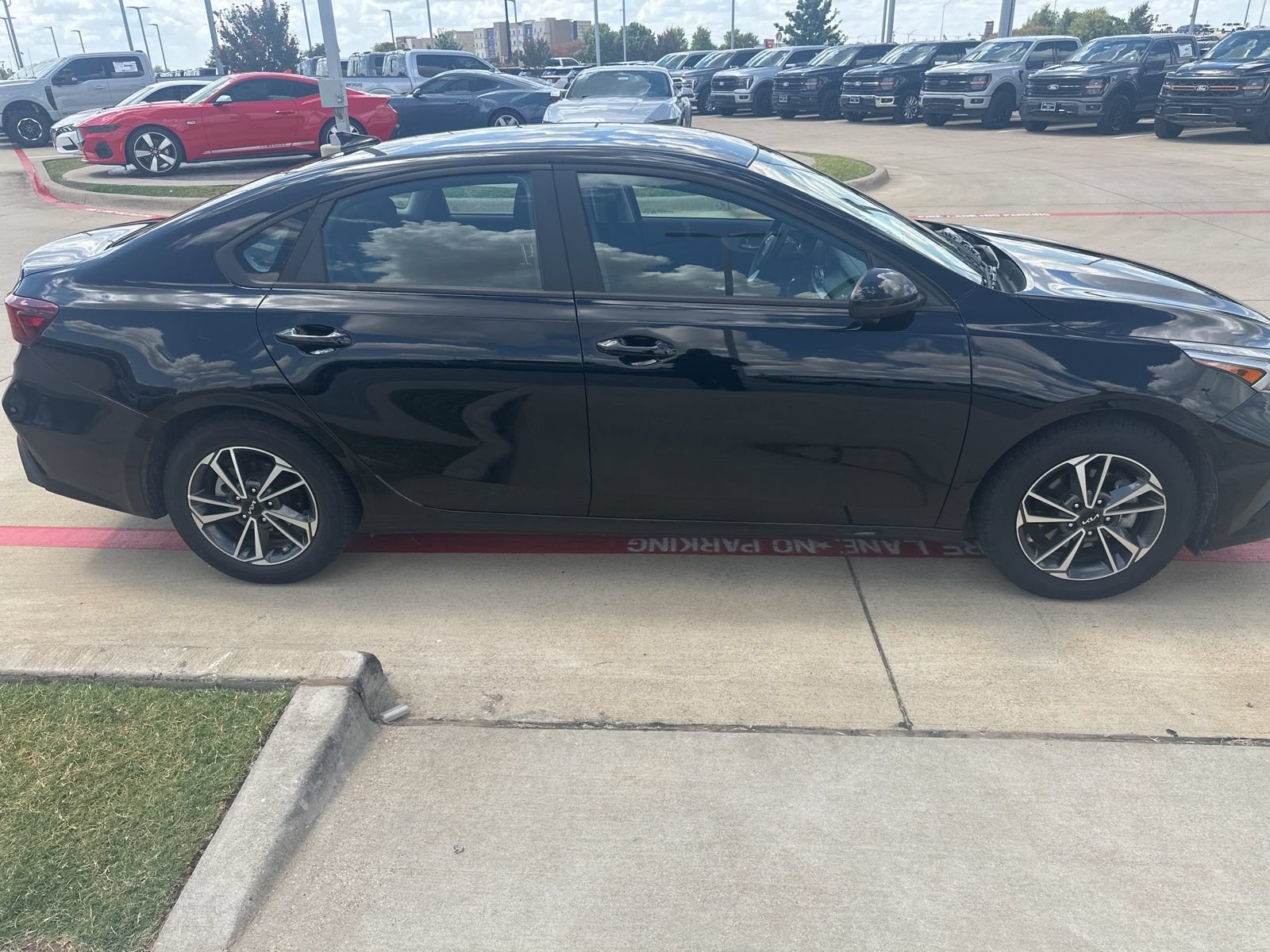 Used 2023 Kia Forte LXS FWD image 29