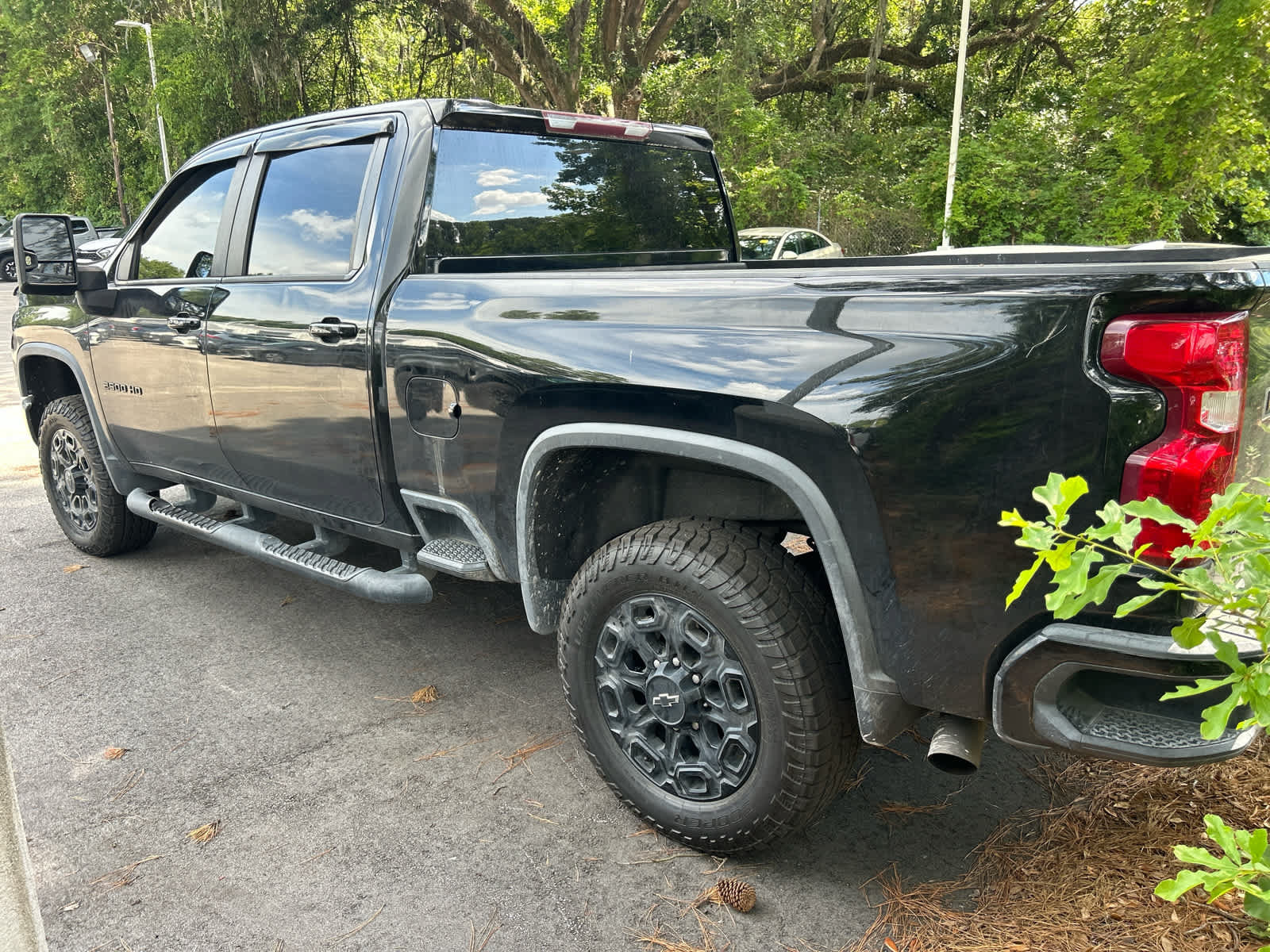 Used 2021 Chevrolet Silverado 2500 LT w/ Midnight Edition AWD/4WD image 6