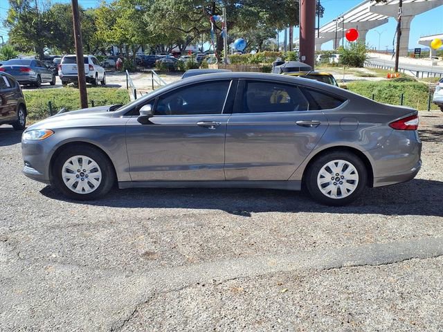Used 2013 Ford Fusion S FWD image 3